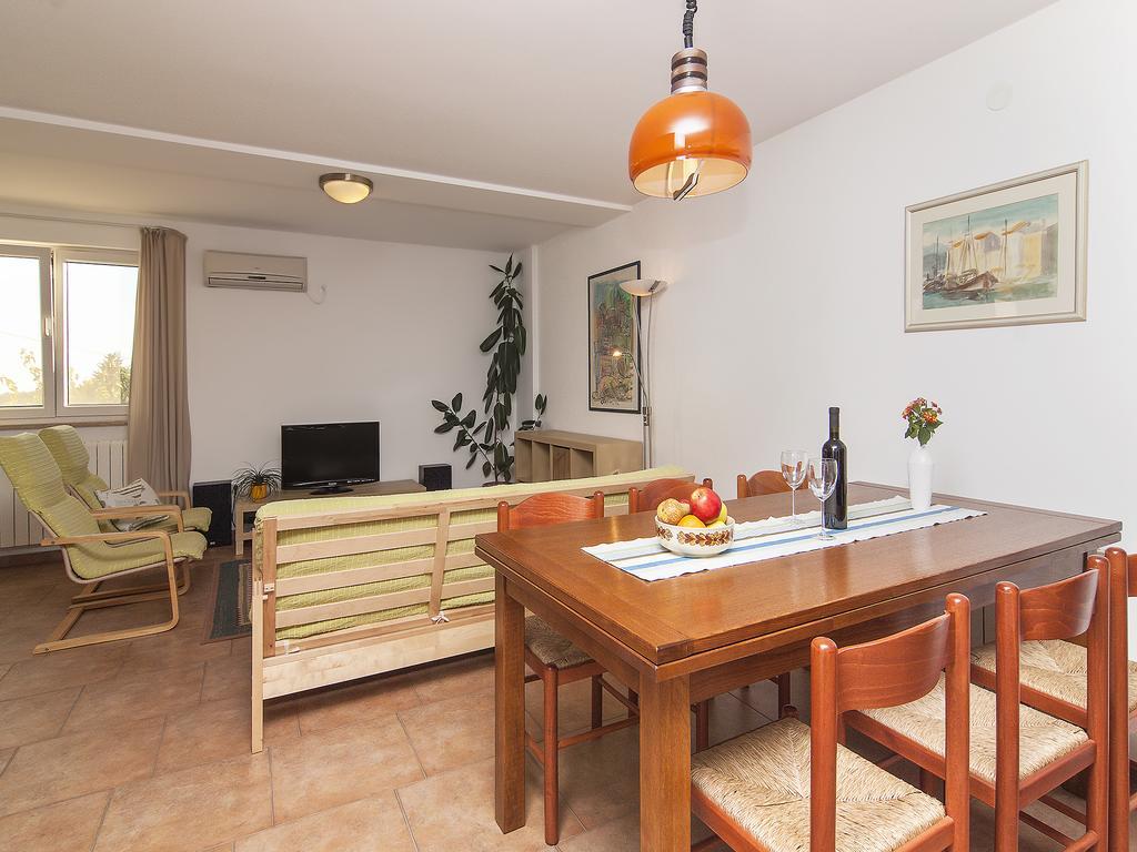 Apartments Ceja Near Sea Medulin Exterior foto