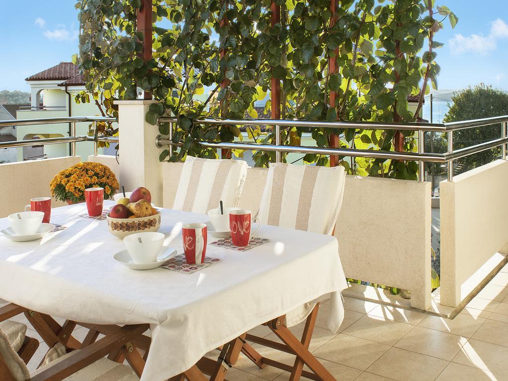 Apartments Ceja Near Sea Medulin Exterior foto